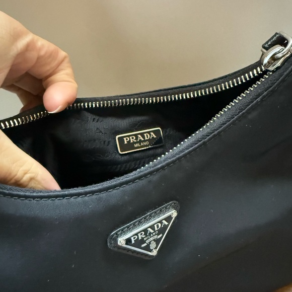 Prada Re-edition 2005 Re-Nylon bag - Picture 8 of 9
